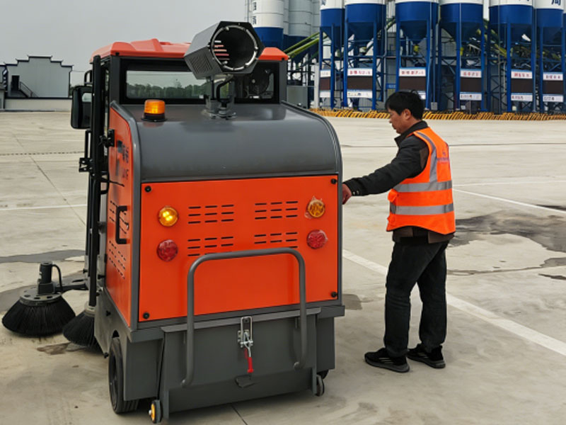 莱特扫地车入驻合肥中铁四局 精准破解商混站保洁难题